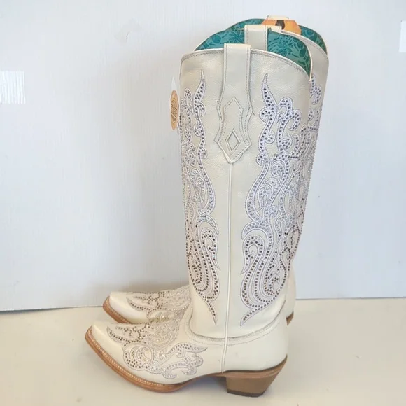 New Women's Corral C4099